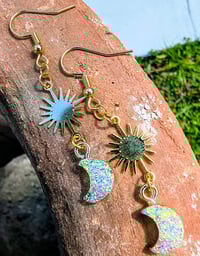 Image 3 of Day & Night 