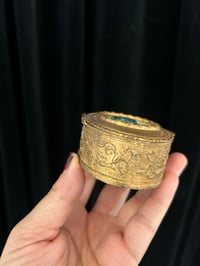 Image 2 of Petite boîte à bijoux 1900 en regule doré