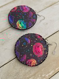 Image 3 of Pink Moon Pourfection earrings 