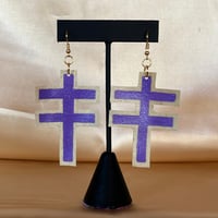 Image 1 of dragonfly Parfleche Earrings (purple)