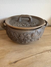 Image 2 of Cazuela Emilia Bordada