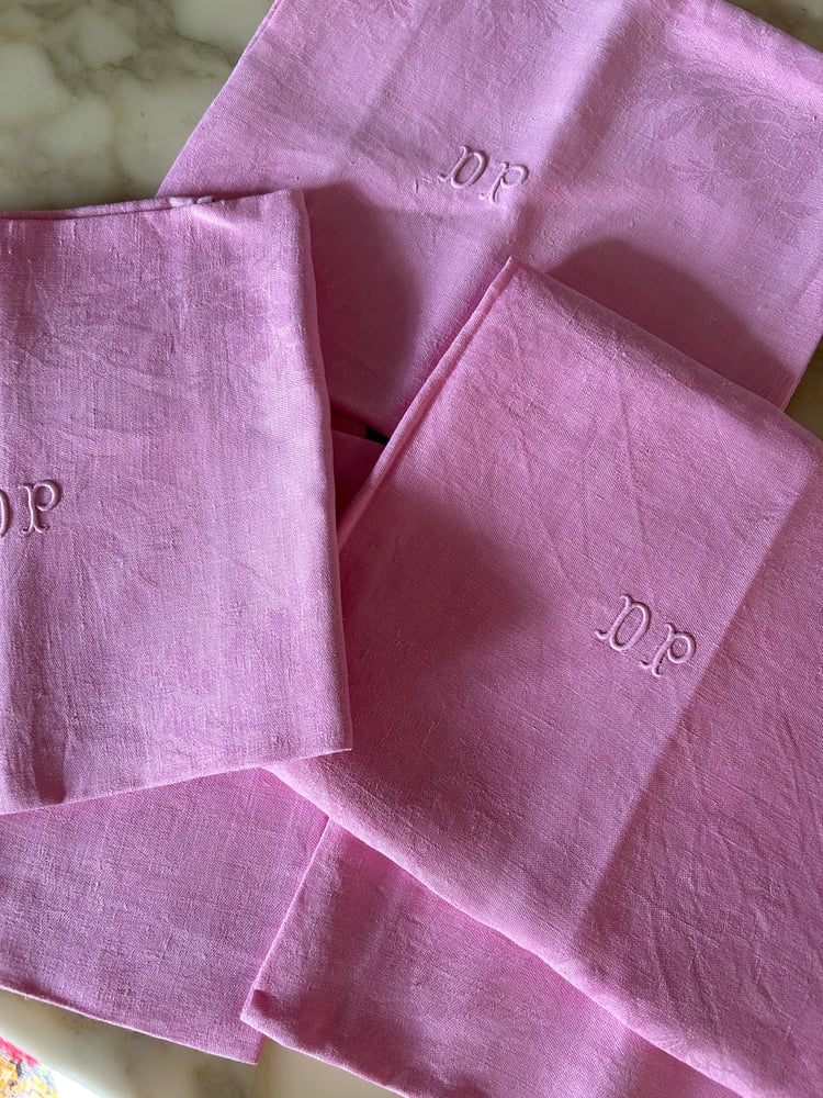 Image of Serviettes de table anciennes avec monogramme