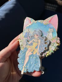 Image 4 of Gatto Dei Fiori enamel pin 