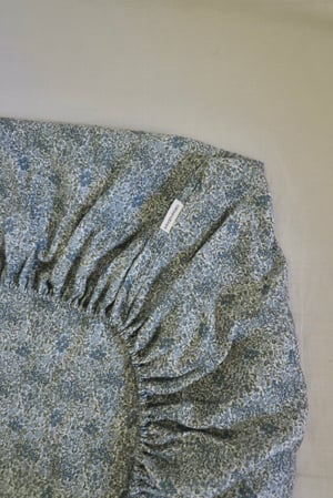 Image of floral fitted sheet