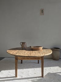 Image 1 of LA TABLE BASSE ANCIENNE 