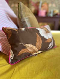 Image 2 of coussin fleur choco 🌸