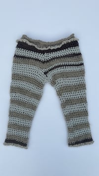 Image 2 of luckybug capris
