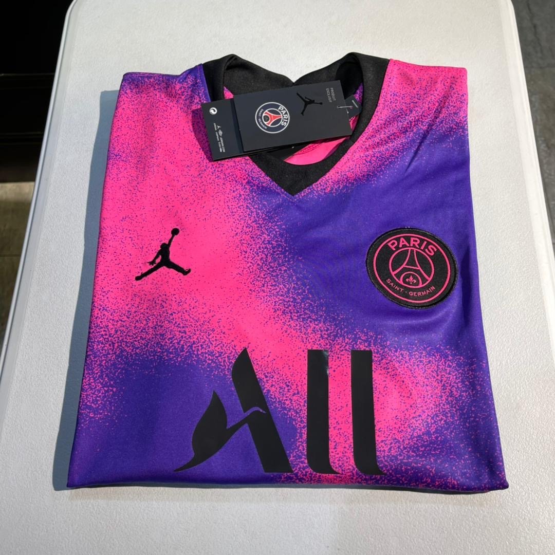 purple and pink psg kit