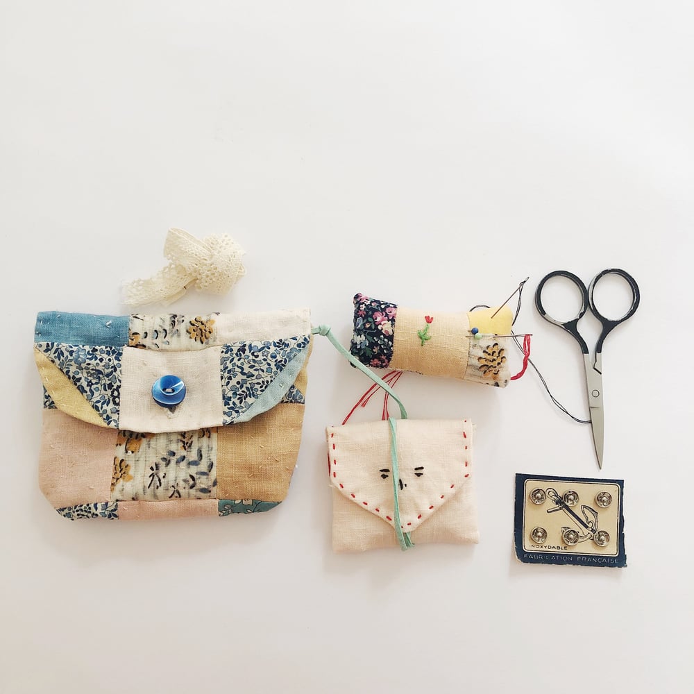 Image of cocon travel sewing kit