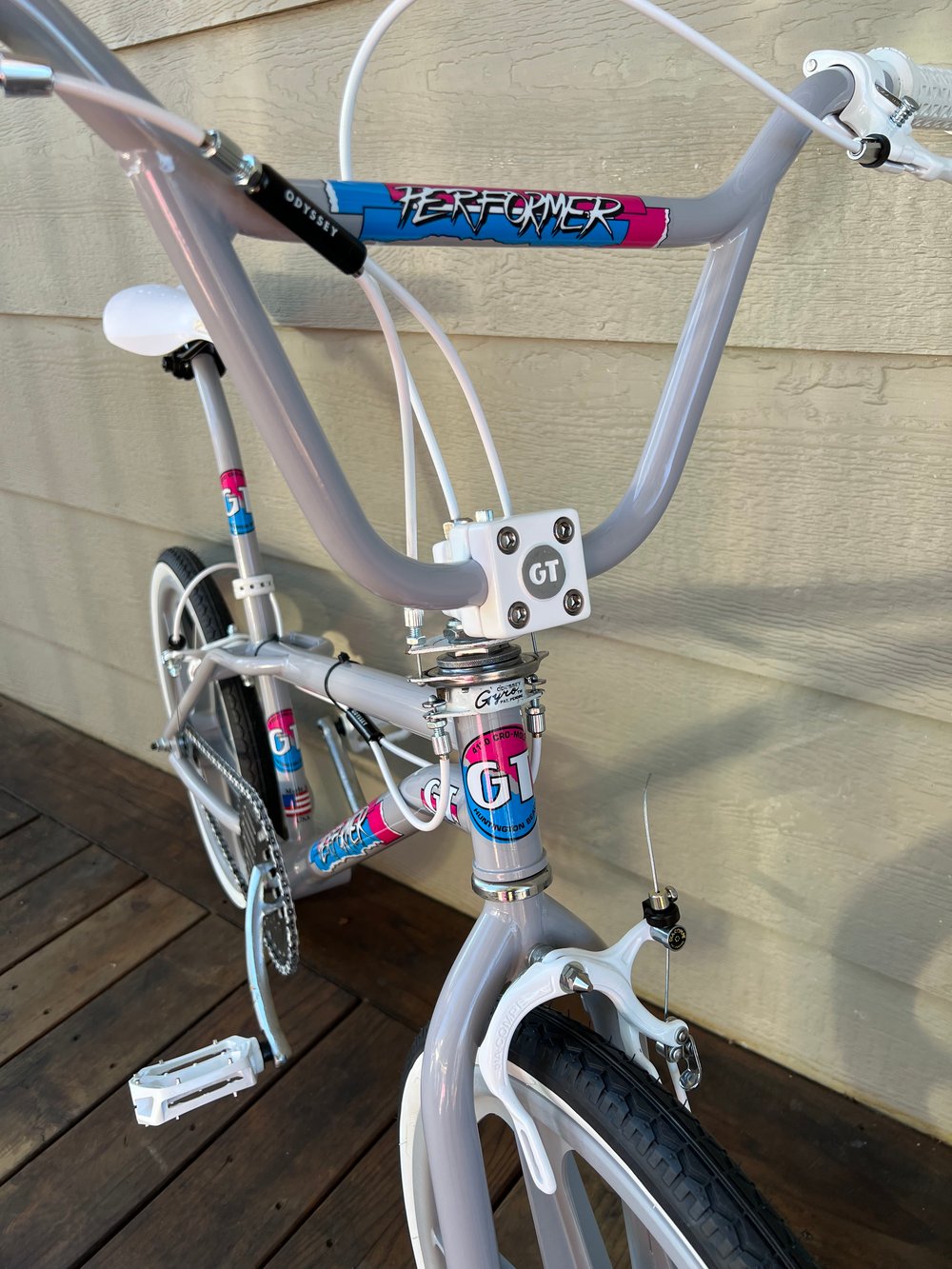 Gray 1986 GT performer