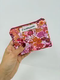 Image 1 of RESERVE Pochette Porte-monnaie LA DISCRÈTE Liberty rose rouge touche de corail fluo