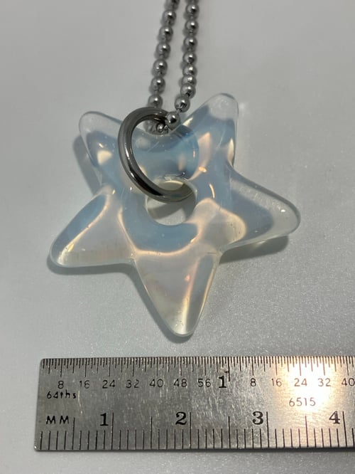 Image of opaline star