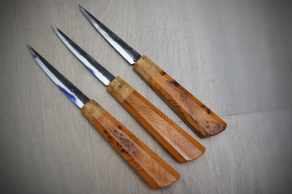 Image of 100mm slöjd with yew and birch burl handle