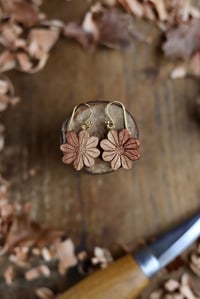 Image 1 of Daisy Flower~ Earrings 