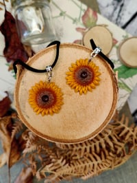 Image 1 of Wisiorek z kwiatem słonecznika 🌻