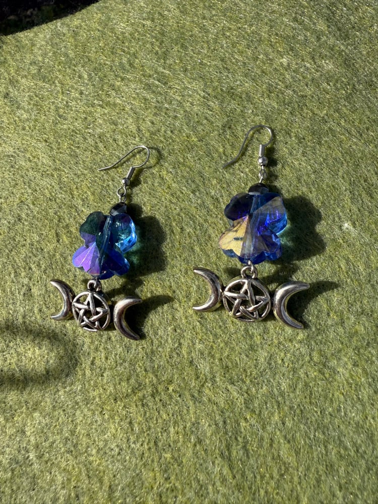 Image of Triple moon pentacle earrings ๐๐๐