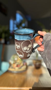 Image 3 of Skull mug 11