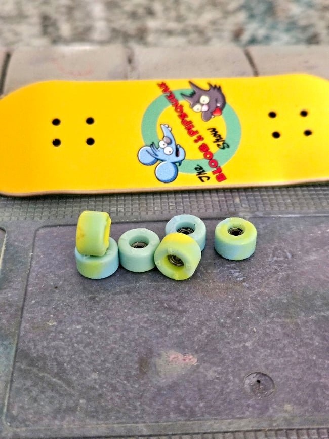 F2 - Itch My Scratchy Swirl