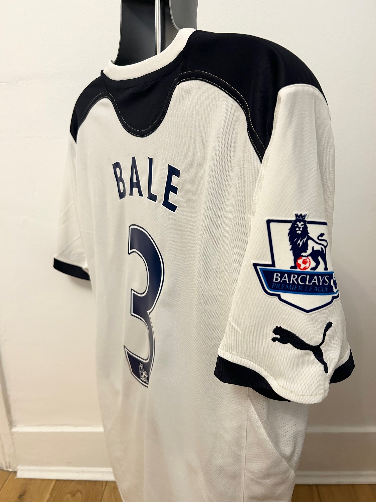 Image of Tottenham Hotspur “BALE 3” 2010/11 Home Shirt + PL patches (L)
