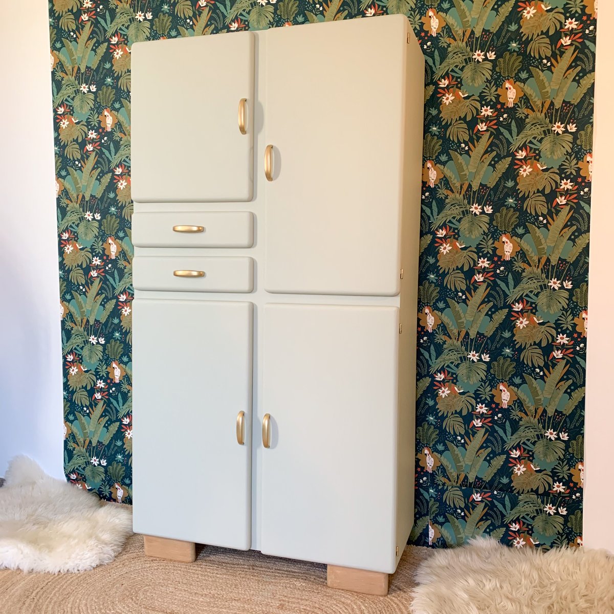 Image of VENDU/SOLD OUT Buffet Mado Wild