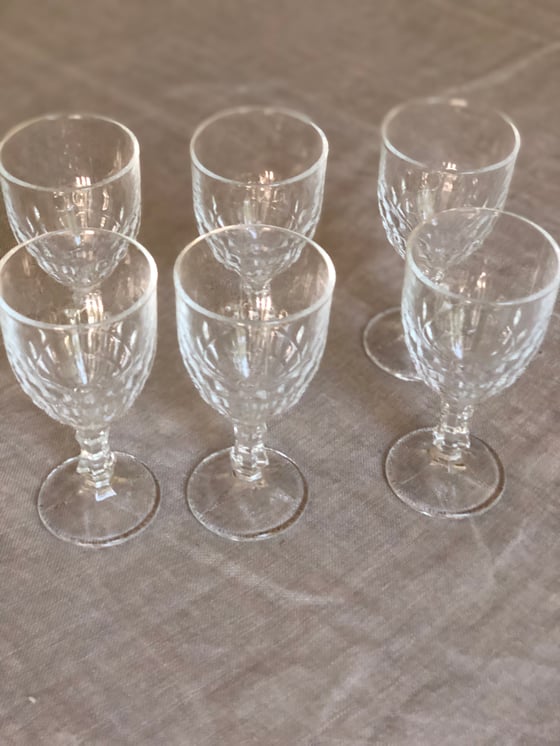 Image of 6 verres à pied motif facette