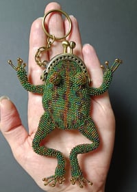 Image 5 of Beaded Frog Coin Purse