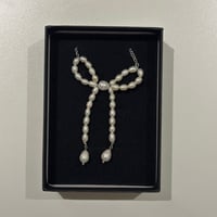 bow necklace 