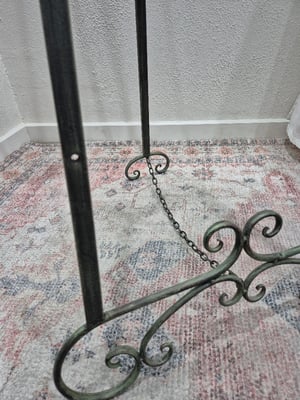 Image of Floor Easel. vintage look.