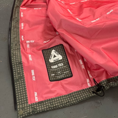 Image of FW 21 Palace Gore-Tex “The Don” Jacket, size medium