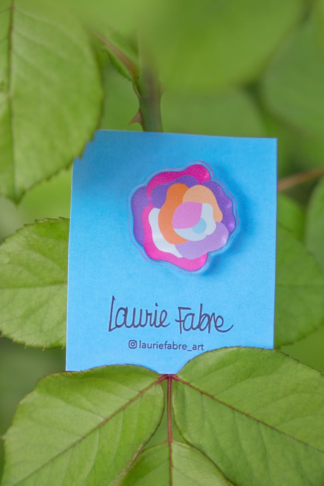 Pin’s rose multicolore