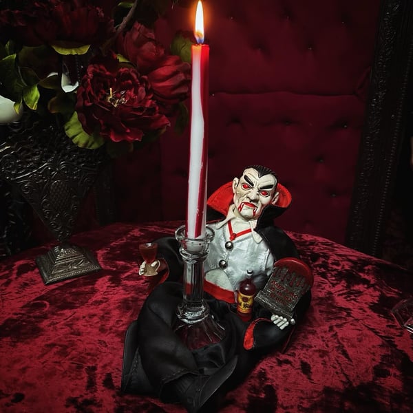 Image of Vintage Dracula wrap around 