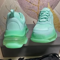 Image 2 of UNISEX TIFF BAL RUNNERS