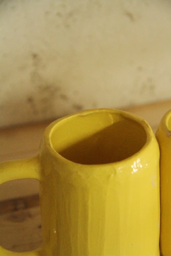 Tazas amarillas