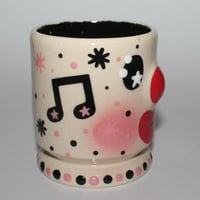 Image 4 of the cure mini cup