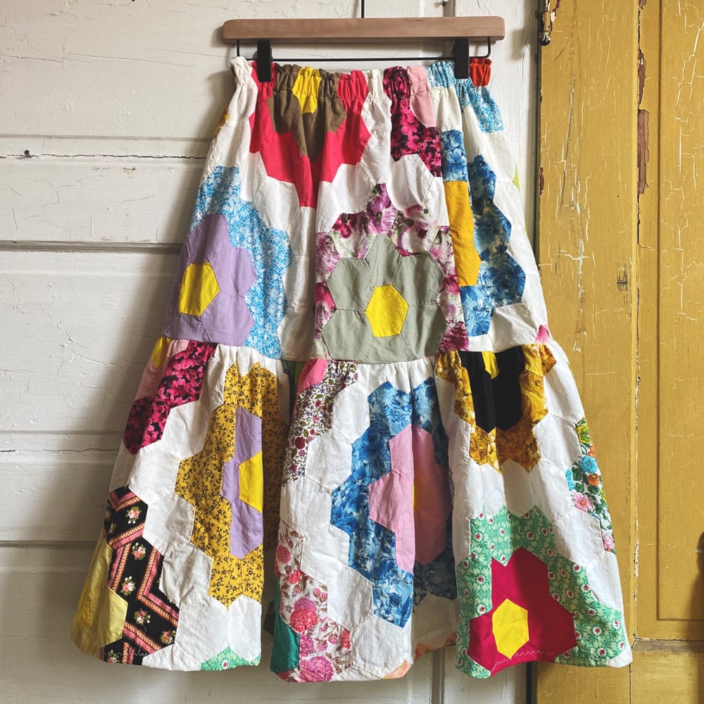 Image of Grandma's Garden Quilt Top Skirt 2