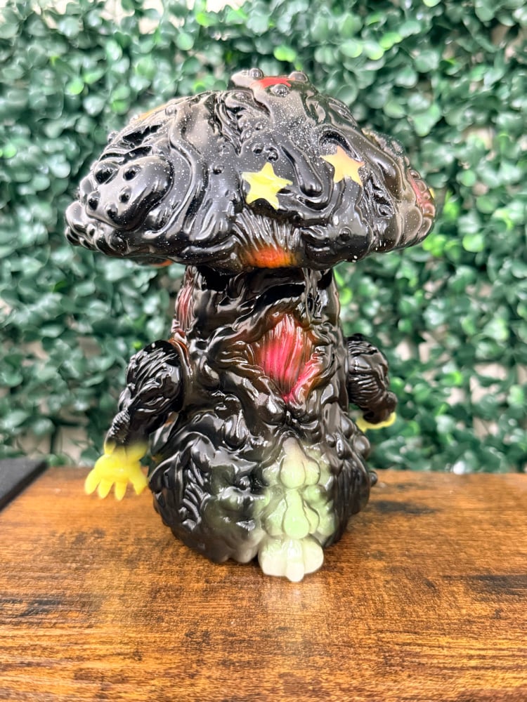 1/1 Fungusting Sofubi Figure “ GITD “Variant 6” | Elixir Toys