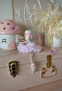 Image 4 of Single initial