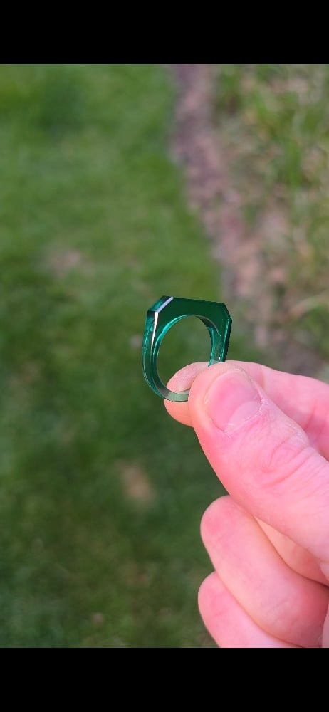 Image of Emerald Signet Slim