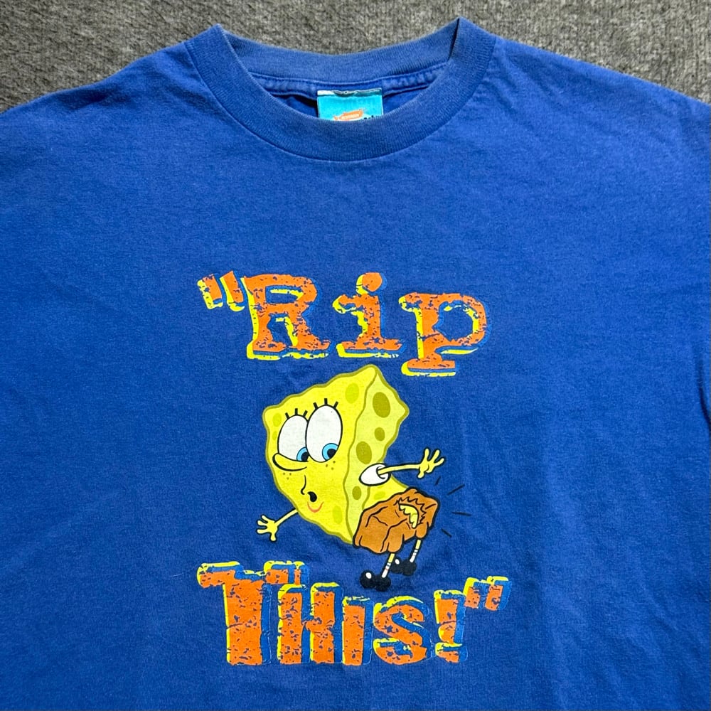 Image of 2000s SpongeBob SquarePants Rip Pants Graphic Tee (M)