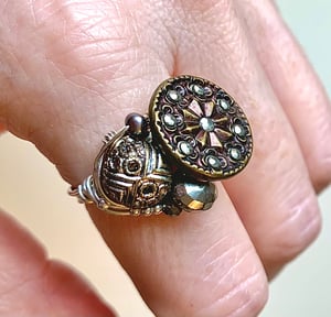 Image of "Agatha" Bouquet Ring
