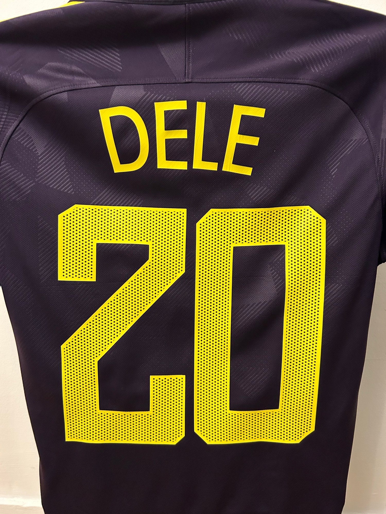 Image of Tottenham Hotspur “DELE 20” 2017/18 Third Shirt + UCL patches (S)