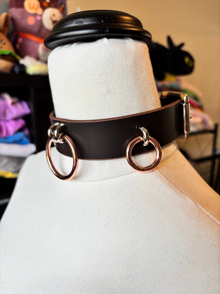 Image of Rose Gold Brown Leather Collar