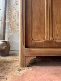 Image 5 of L’armoire parisienne aux portes coulissantes