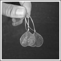 Image 4 of Ginkgo Petal (pins)