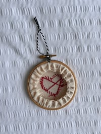 Image 3 of 3” chain heart embroidery hoop