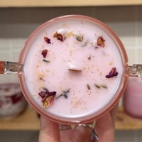 Image 2 of pink grapefruit scented candle