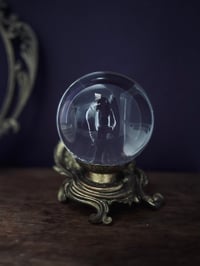 Image 1 of Boule de cristal de bohème de 12cm et son support en régule doré XIXème siècle