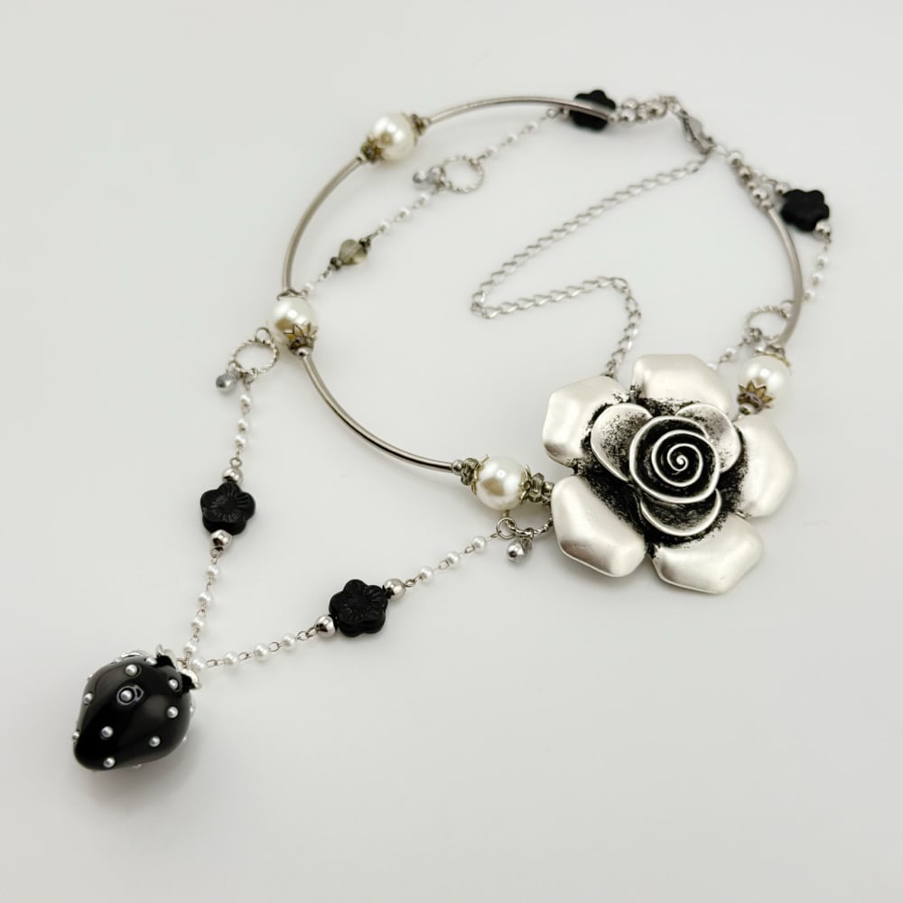 Image of Silver Rose Necklace