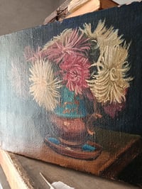 Image 4 of Peinture bouquet de chrysanthèmes sur fond sombre 