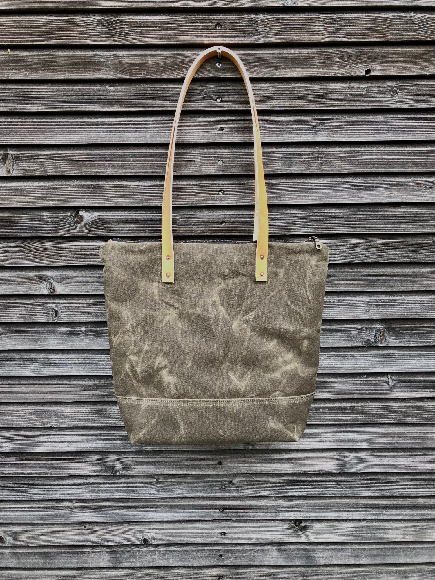 Image of Tote bag made in waxed canvas with vegtable tanned leather shoulder straps
